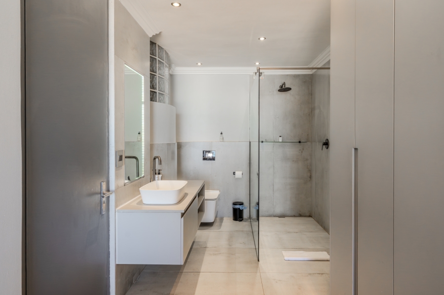 3 Bedroom Property for Sale in Camps Bay Western Cape